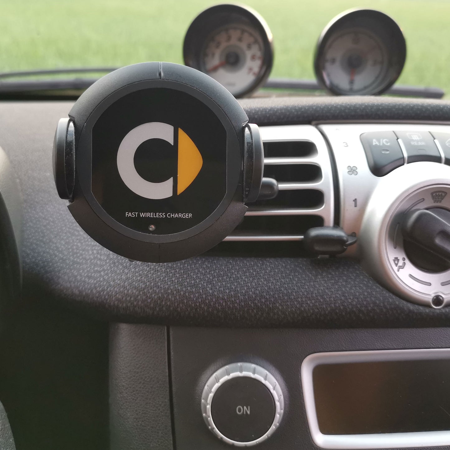 iGi4Shop Car wireless charger
